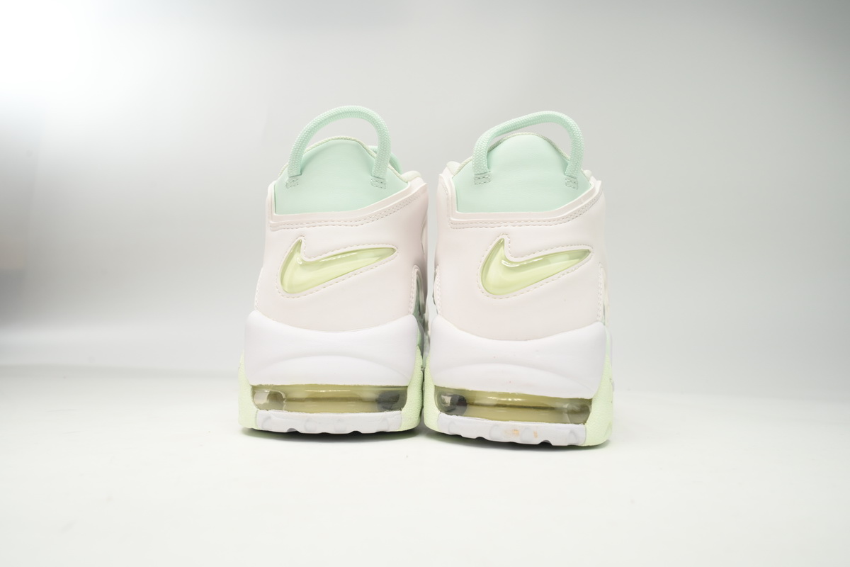 EM Sneakers Nike Air More Uptempo Barley Green
