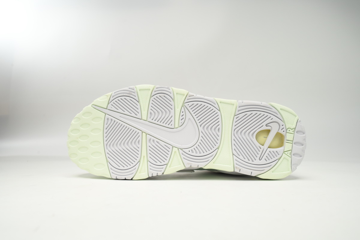 EM Sneakers Nike Air More Uptempo Barley Green