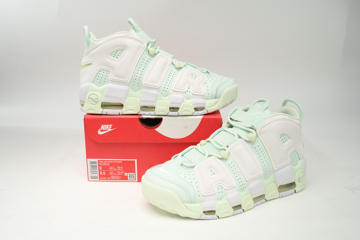 EM Sneakers Nike Air More Uptempo Barley Green