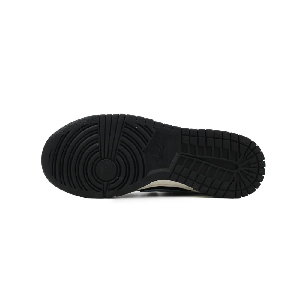EM Sneakers Nike Dunk Low Blueberry Panda