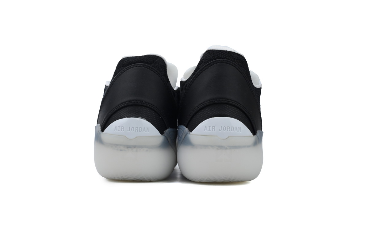 EM Sneakers Air Jordan 39 White Black Half