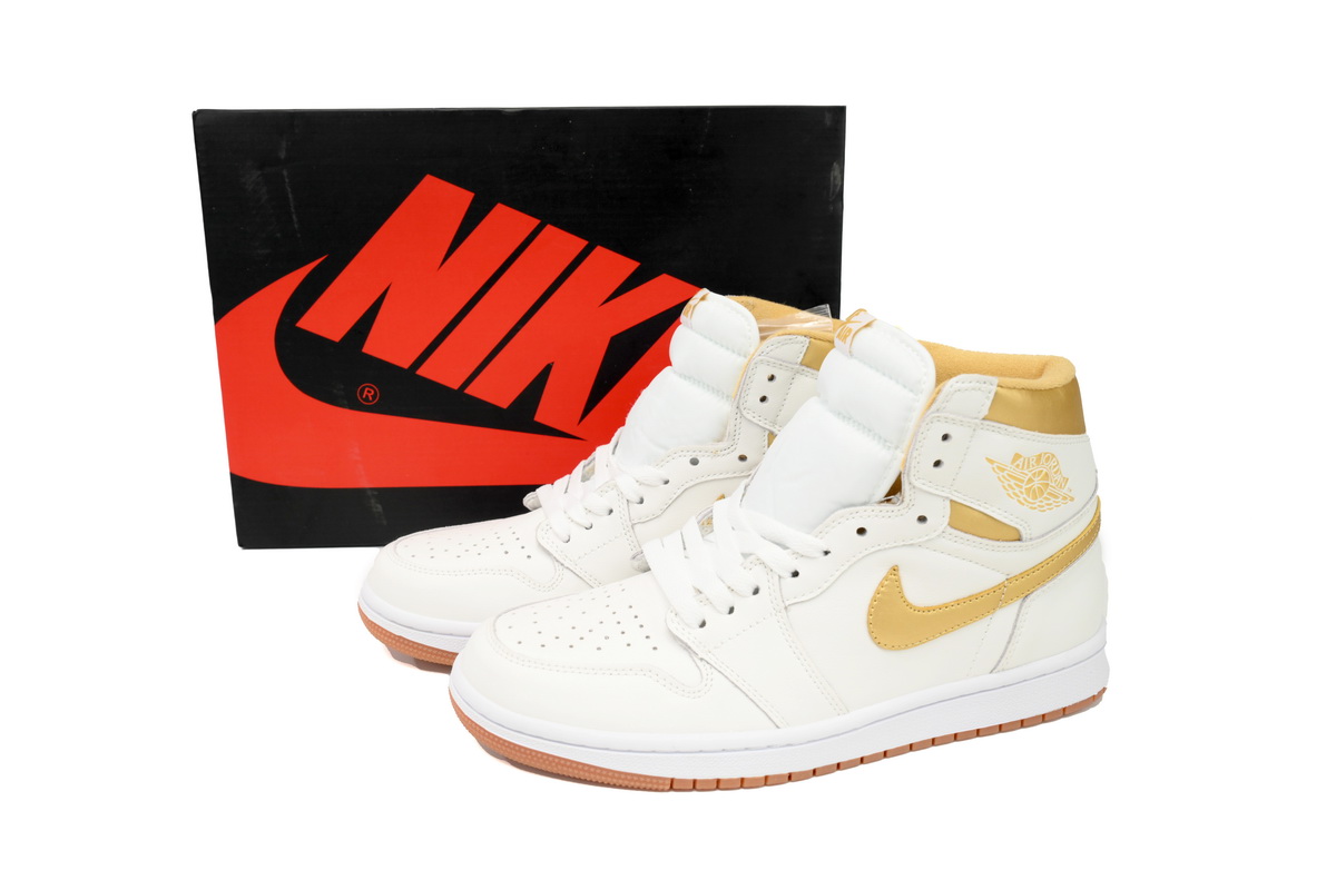 EM Sneakers Jordan 1 Retro High OG Metallic Gold