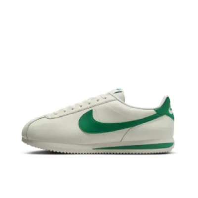 EM Sneakers Nike Cortez Sail Stadium Green 01