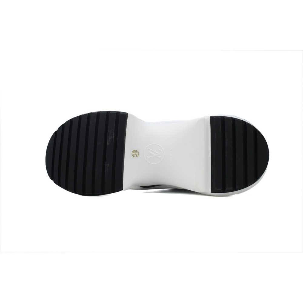 EM Sneakers Louis Vuitton Archlight Sneakers Black Jeans