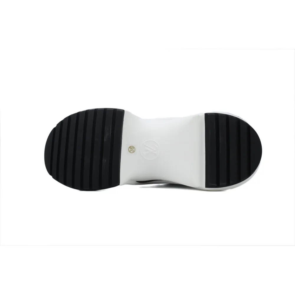 EM Sneakers Louis Vuitton Archlight Sneakers Black Jeans