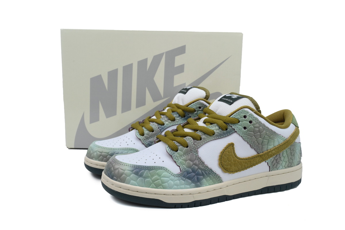 EM Sneakers Nike SB Dunk Low × Alexis Sablone Chameleon