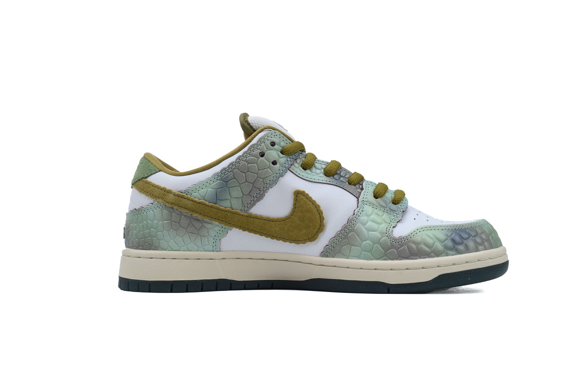 EM Sneakers Nike SB Dunk Low × Alexis Sablone Chameleon
