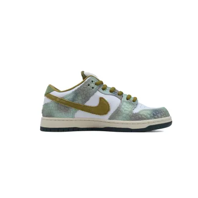 EM Sneakers Nike SB Dunk Low × Alexis Sablone Chameleon 02