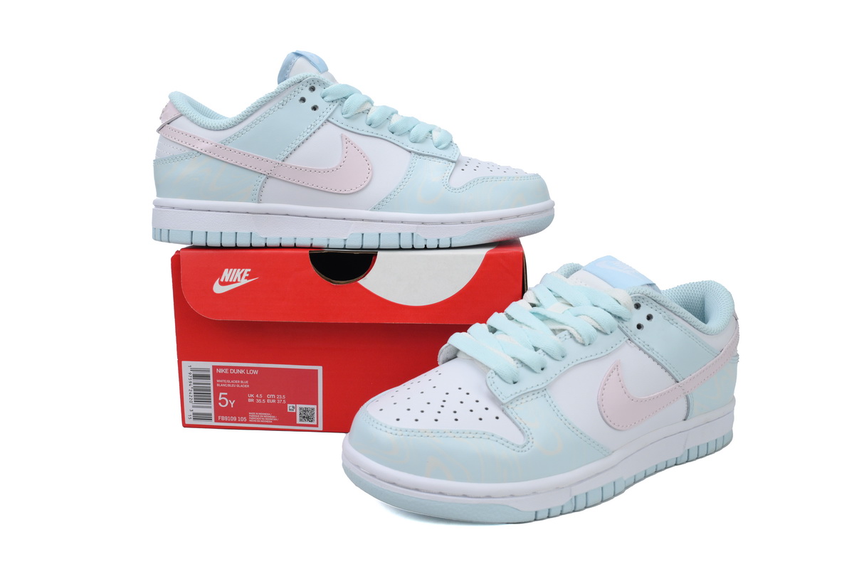 EM Sneakers Nike SB Dunk Low The Language of Glaciers