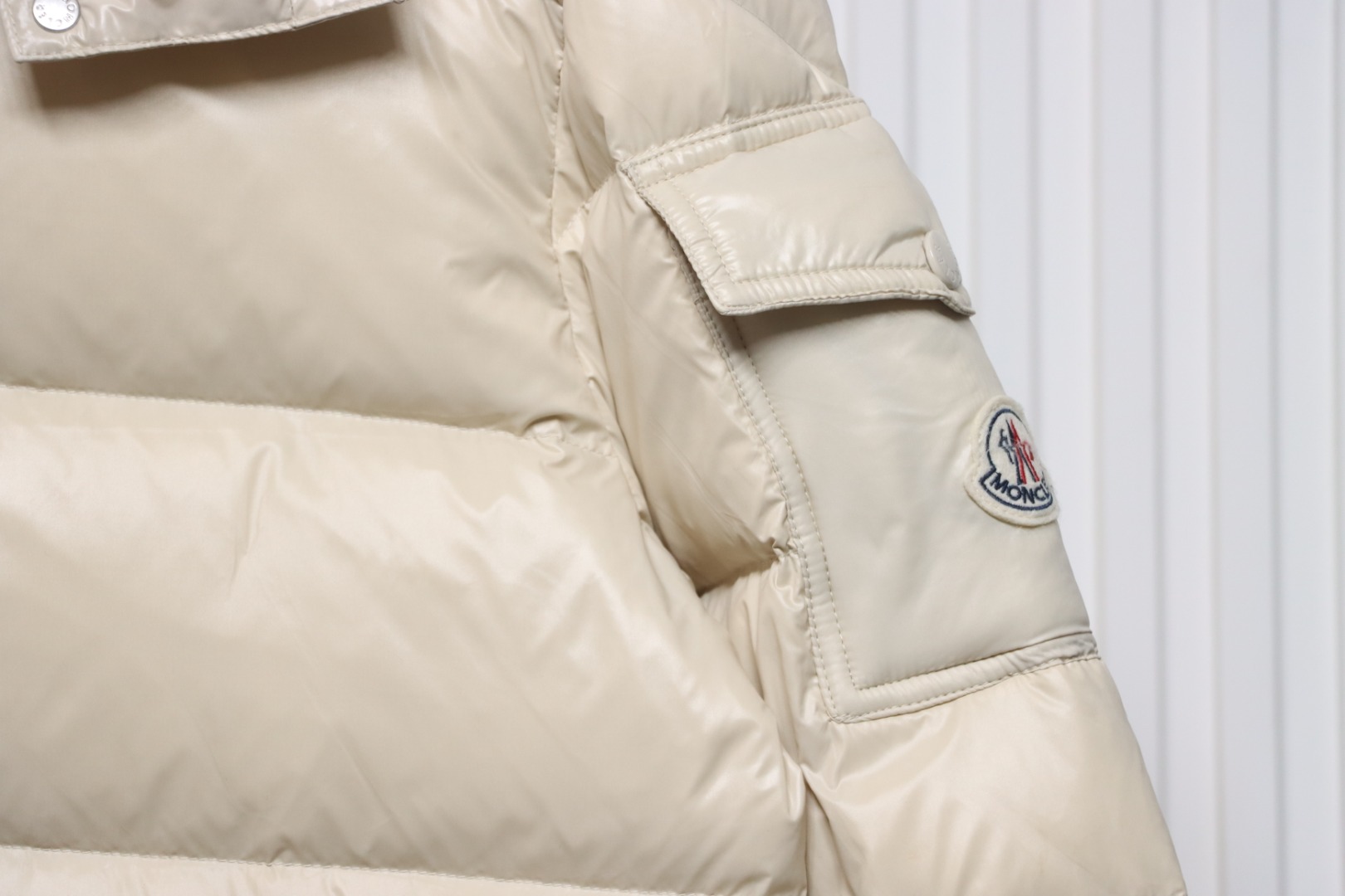 EM Sneakers Moncler Maya Down Jacket White