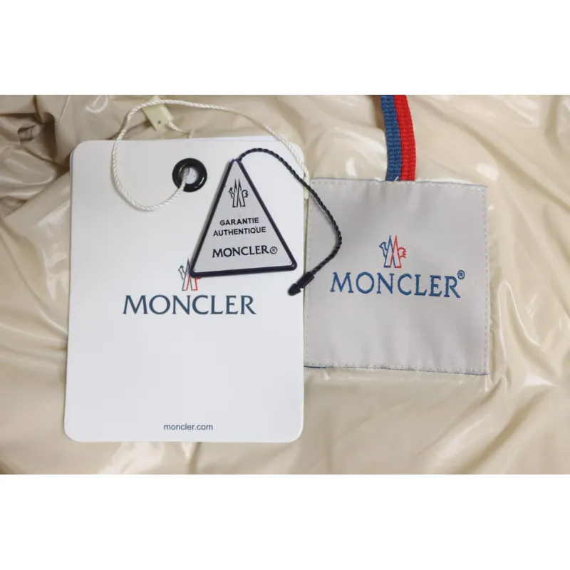 EM Sneakers Moncler Maya 70 Jacket White