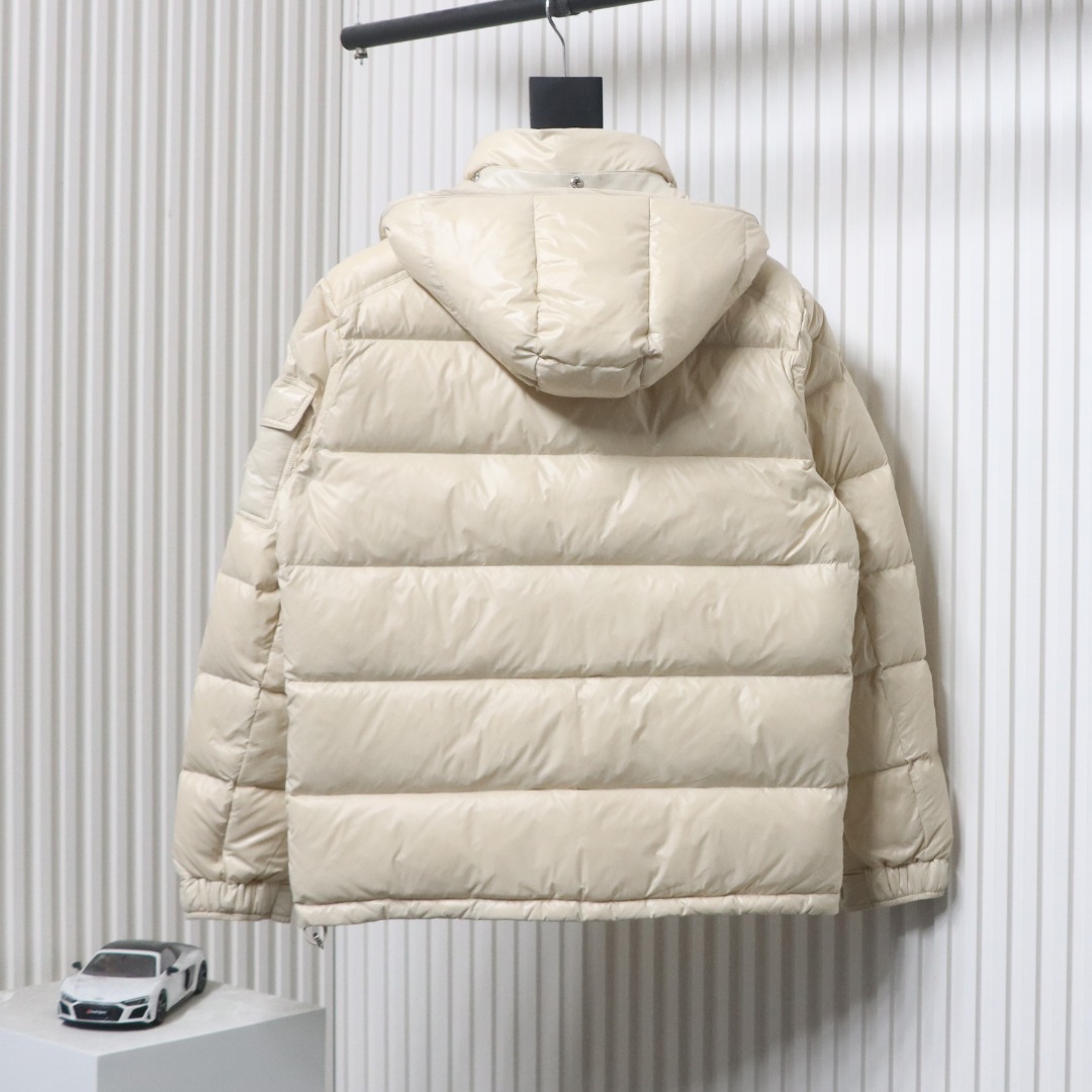 EM Sneakers Moncler Maya Down Jacket White