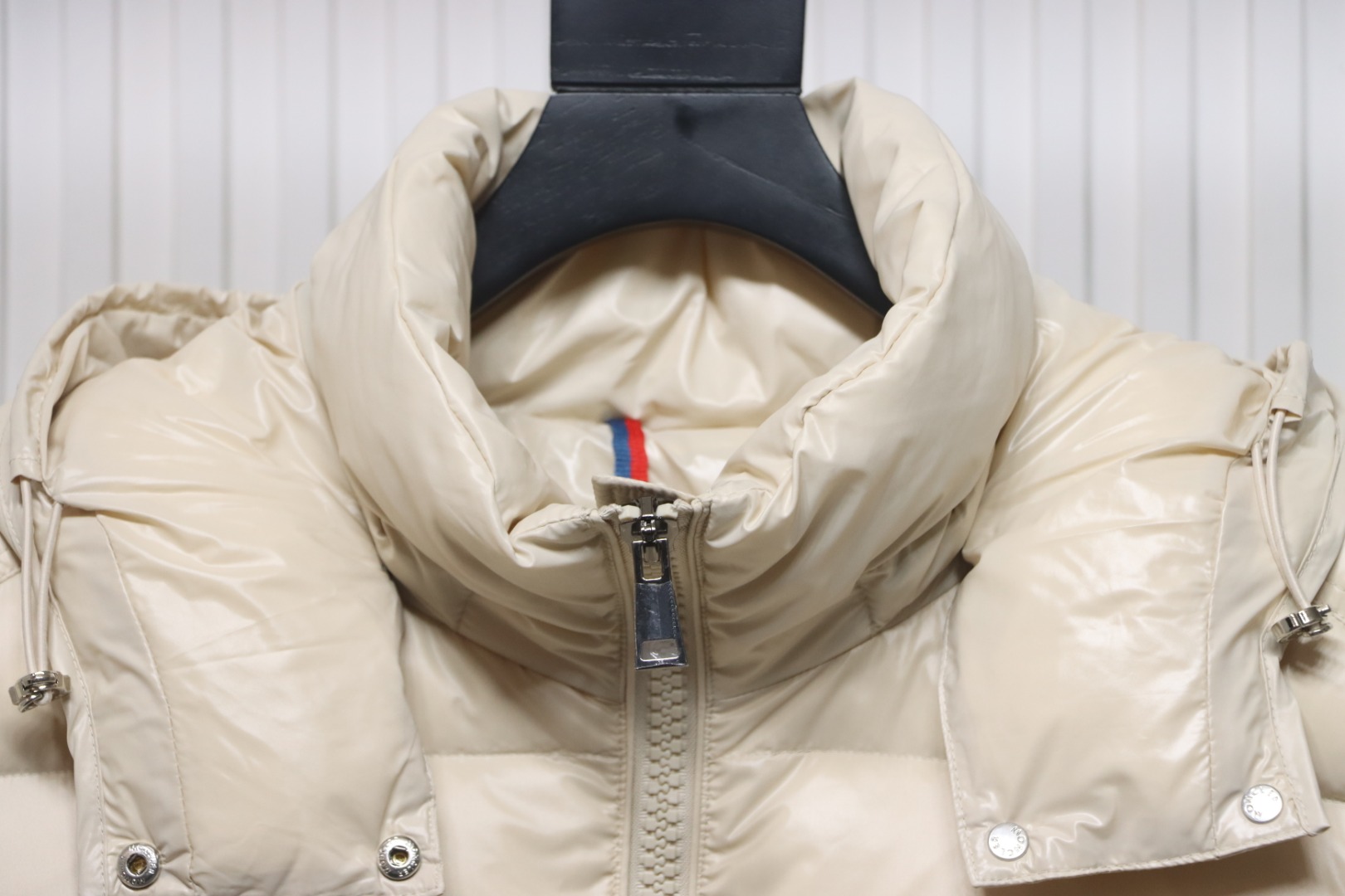 EM Sneakers Moncler Maya Down Jacket White