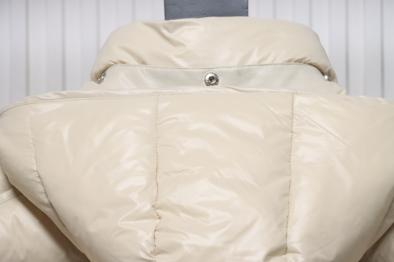 EM Sneakers Moncler Maya Down Jacket White