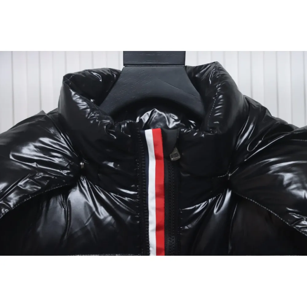 EM Sneakers Moncler Montbeliard Hooded Jacket