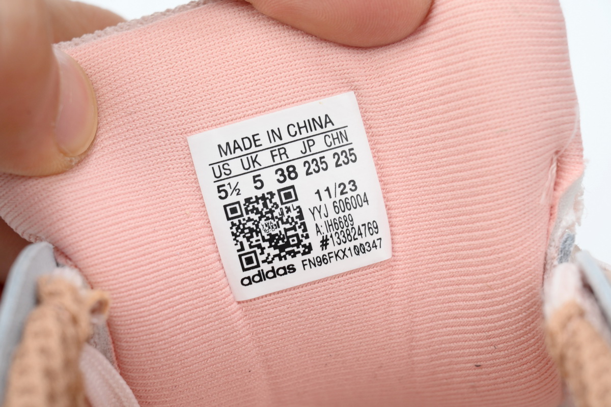 EM Sneakers Adidas XLG Runner Deluxe Milk tea color