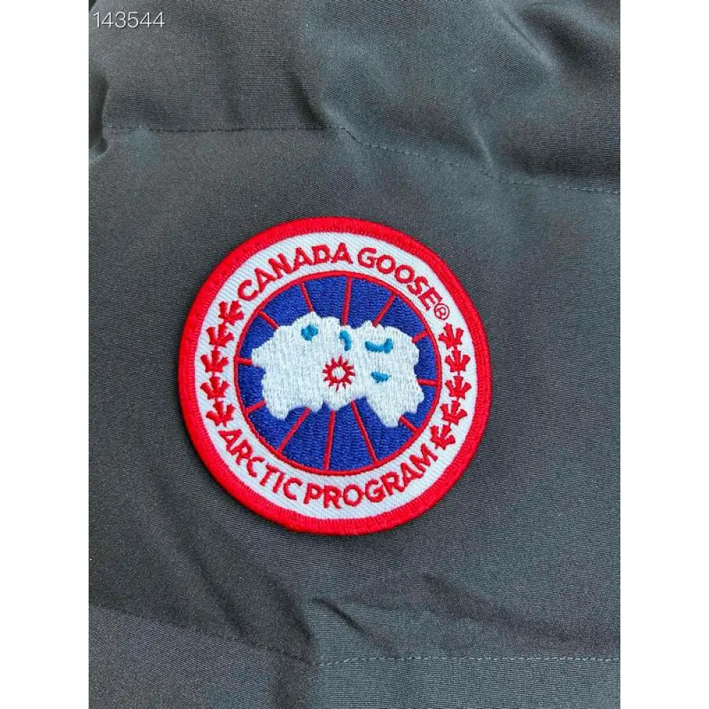 EM Sneakers Canada Goose Wyndham Parka Black (Men’s)