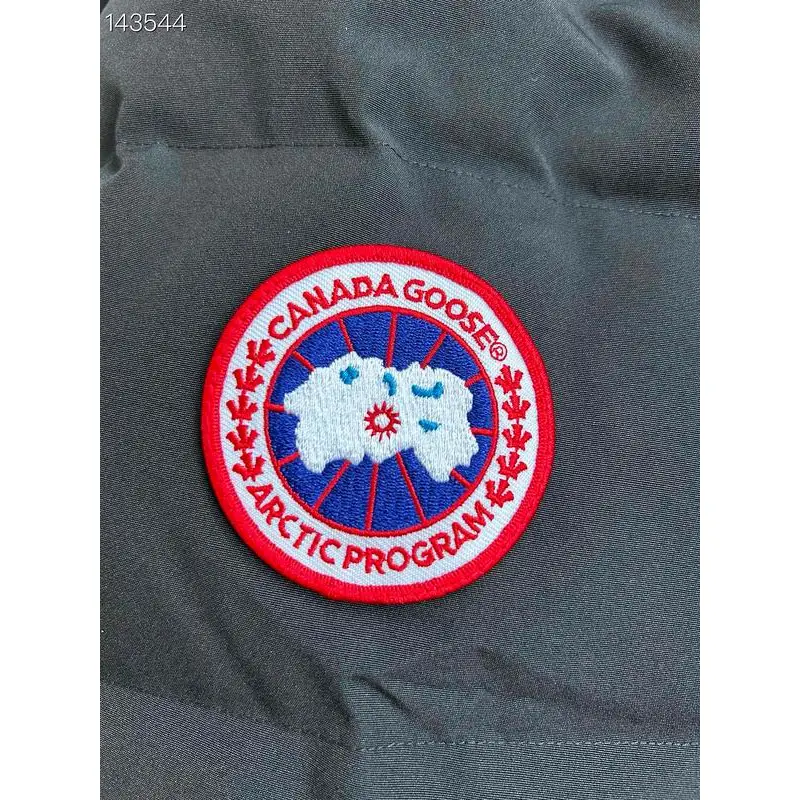 EM Sneakers Canada Goose Wyndham Parka Black (Men’s)