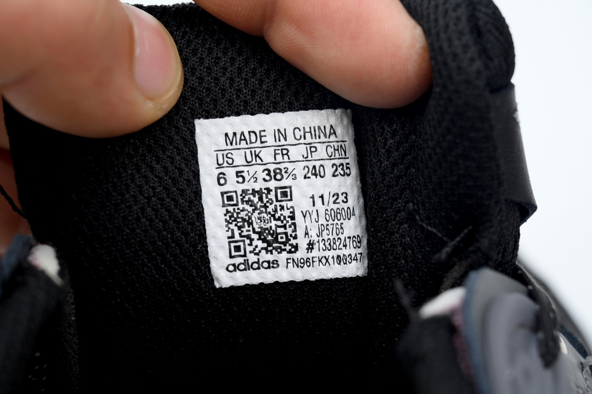 EM Sneakers Adidas XLG Runner Deluxe Black fragrant taro and orange