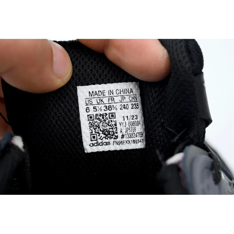 EM Sneakers Adidas XLG Runner Deluxe Black fragrant taro and orange