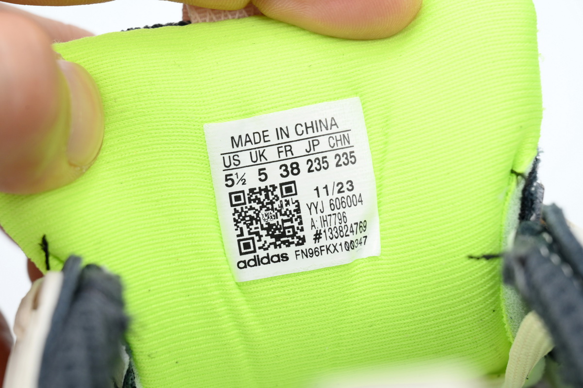 EM Sneakers Adidas XLG Runner Deluxe Gray White