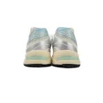 EM Sneakers ASICS Kith x Gel 1130 'Cream Starlight Blue'