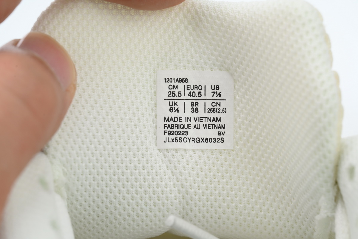 EM Sneakers ASICS Kith x Gel 1130 'Cream Starlight Blue'