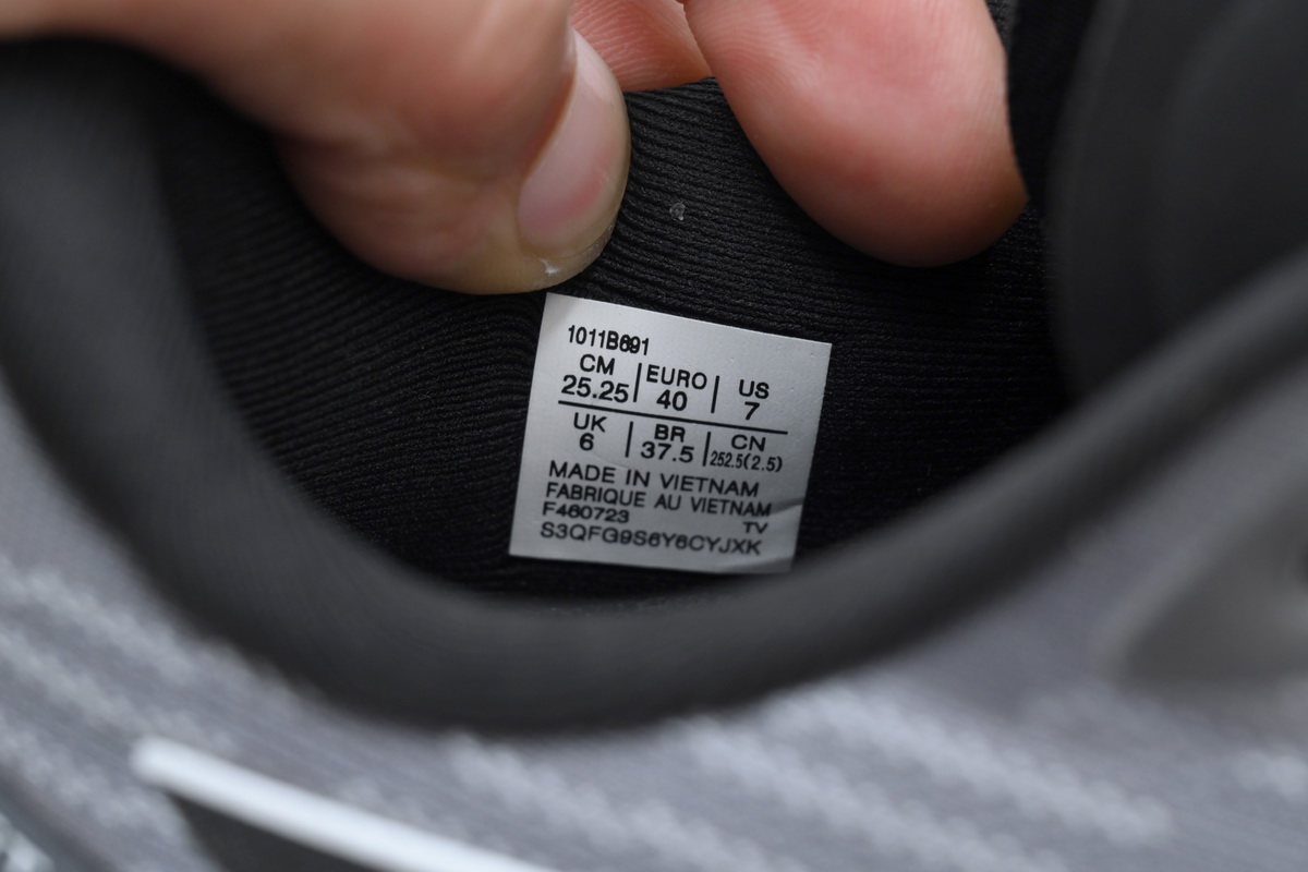 EM Sneakers ASICS GT 2000 12 'Metropolis Black'