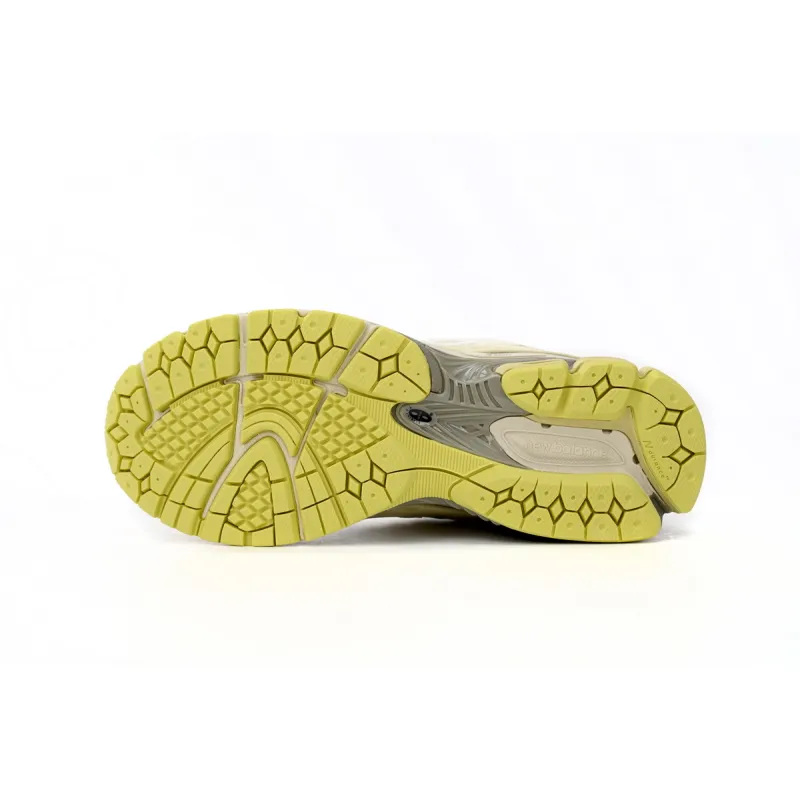 EM Sneakers New Balance 2002R Co Branded Light Yellow