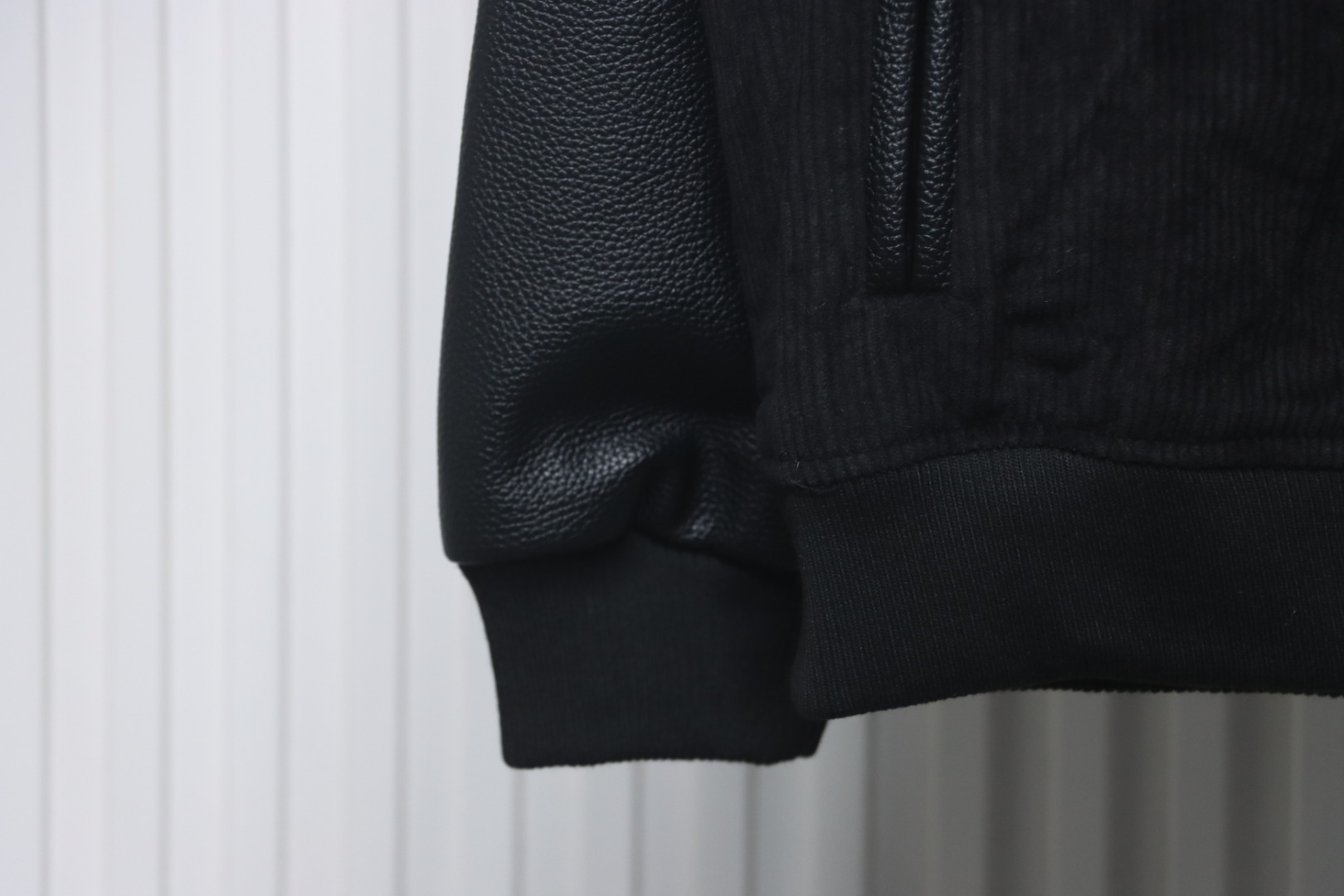 EM Sneakers Chrome Hearts Catwalk Embroidered Lips Patchwork Leather Baseball Jacket