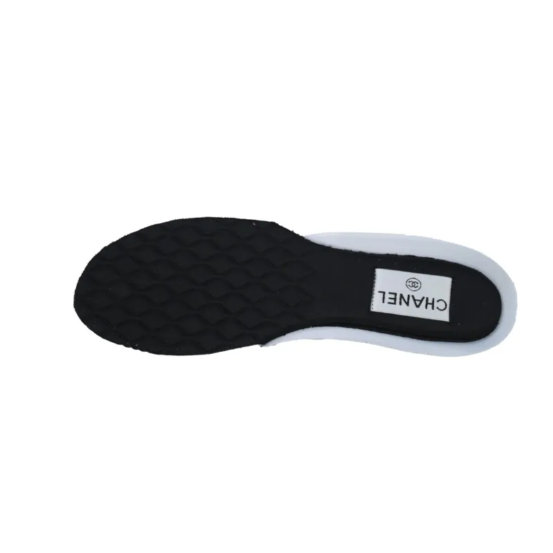 EM Sneakers Chanel Low Top Trainer Silver