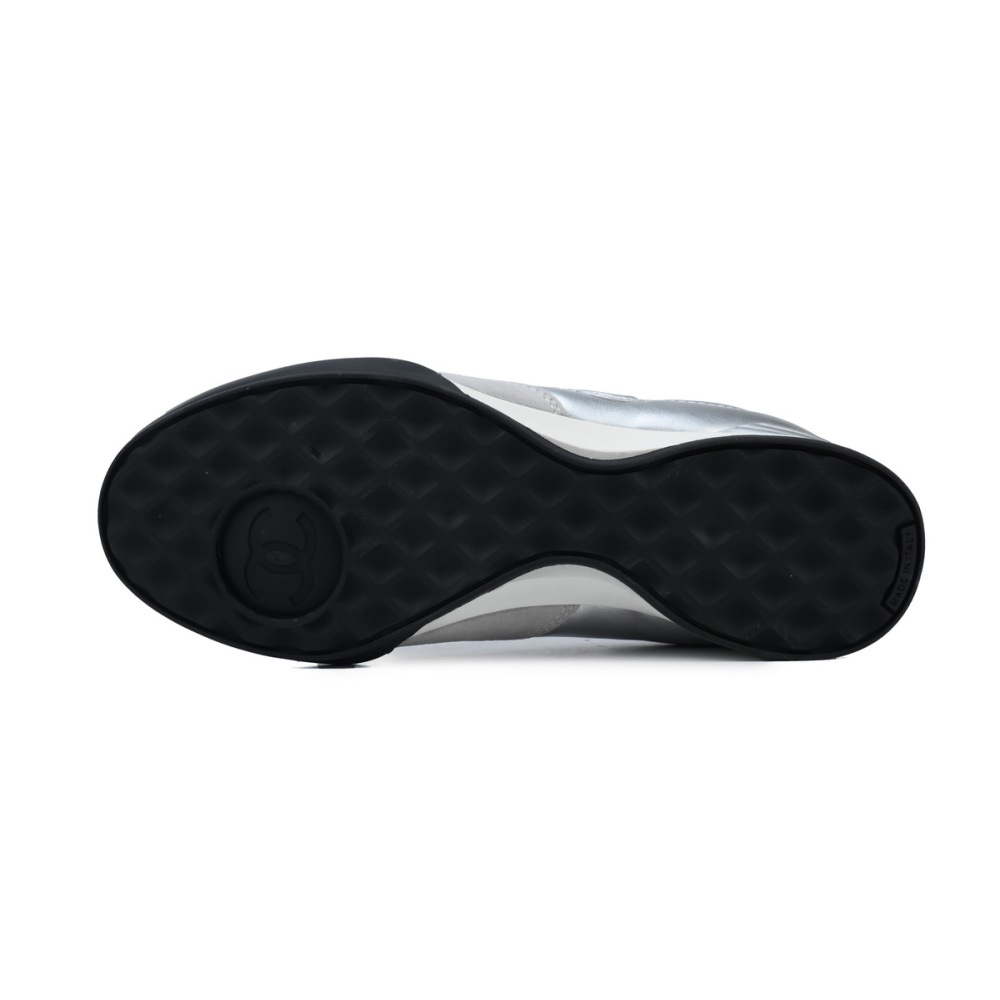 EM Sneakers Chanel Sneakers 24A Silvery