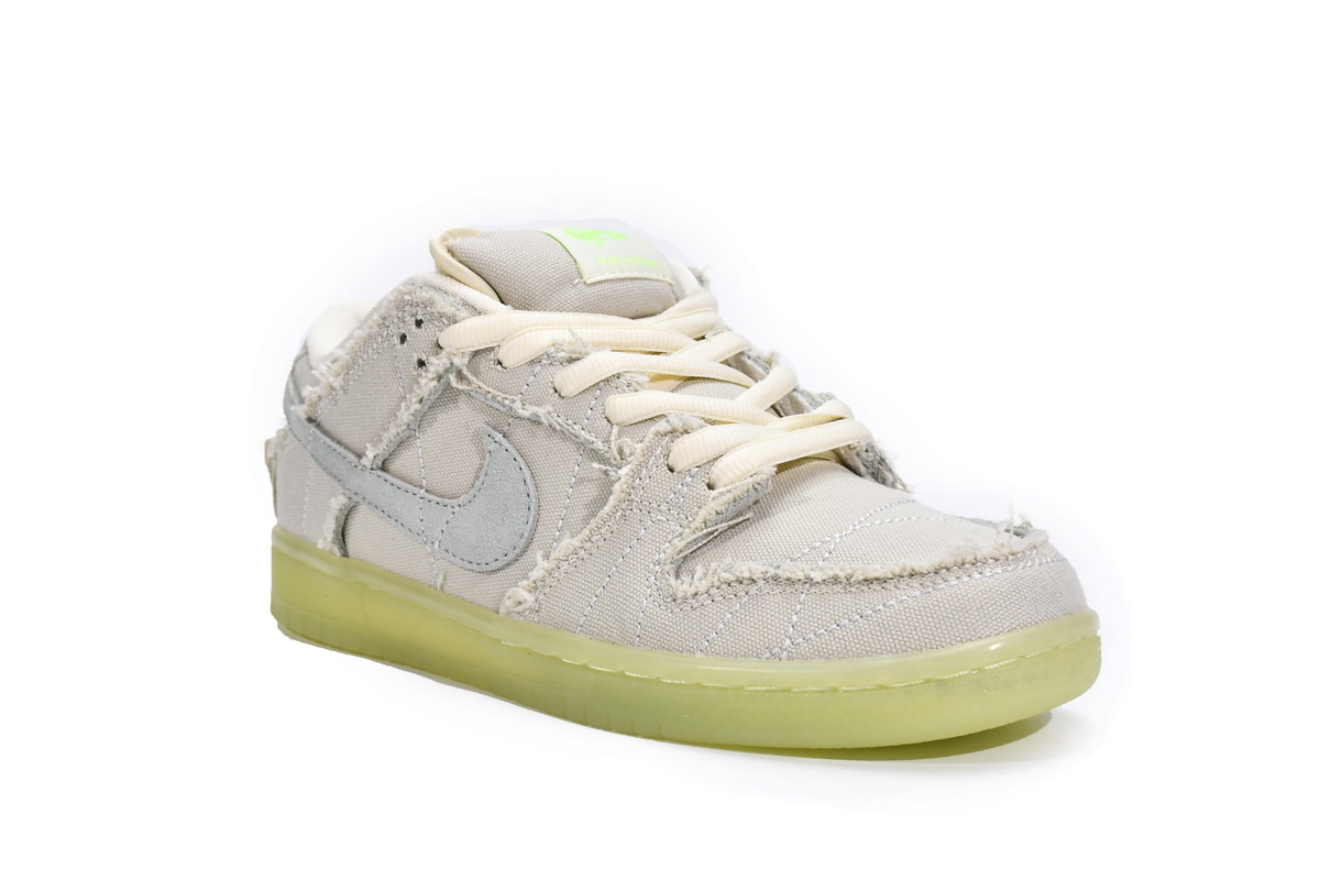 EM Sneakers Nike SB Dunk Low Mummy