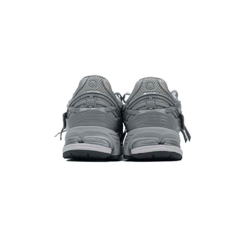 EM Sneakers New Balance 1906A  Concrete Silver Metallic