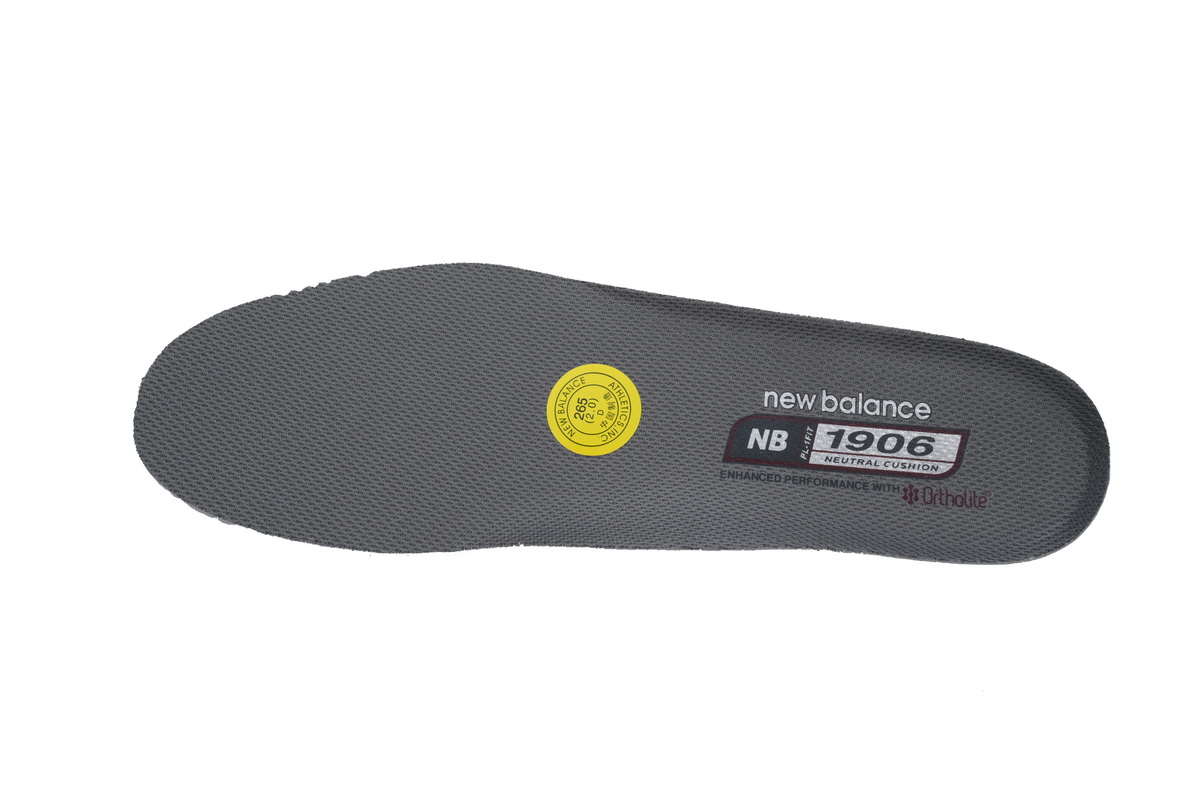 EM Sneakers New Balance 1906A Silver Gold Metallic