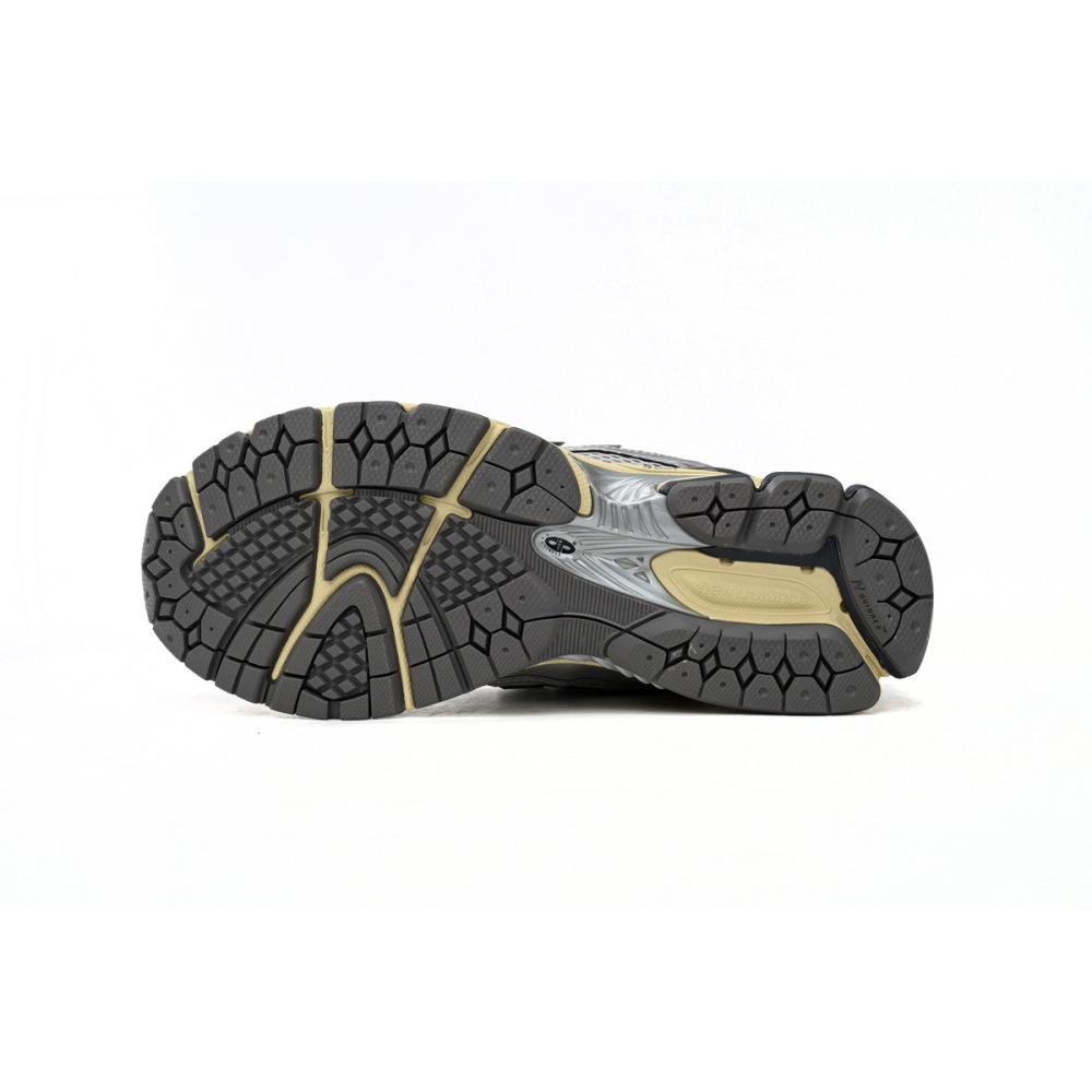 EM Sneakers New Balance 1906R Grey Silver