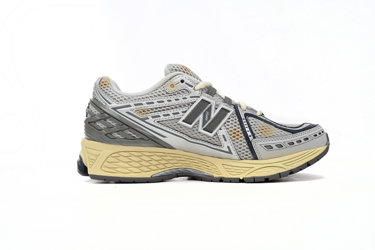 EM Sneakers New Balance 1906R Grey Silver