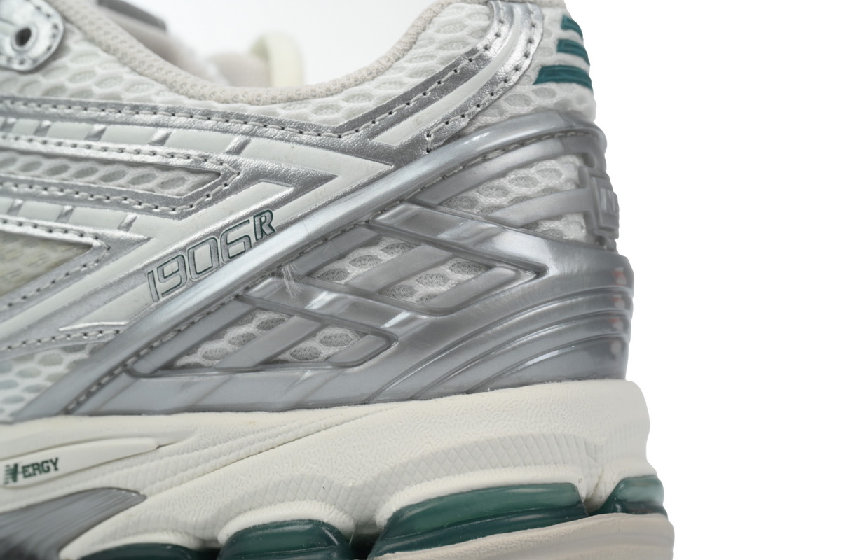 EM Sneakers New Balance 1906R Light Gray Silver