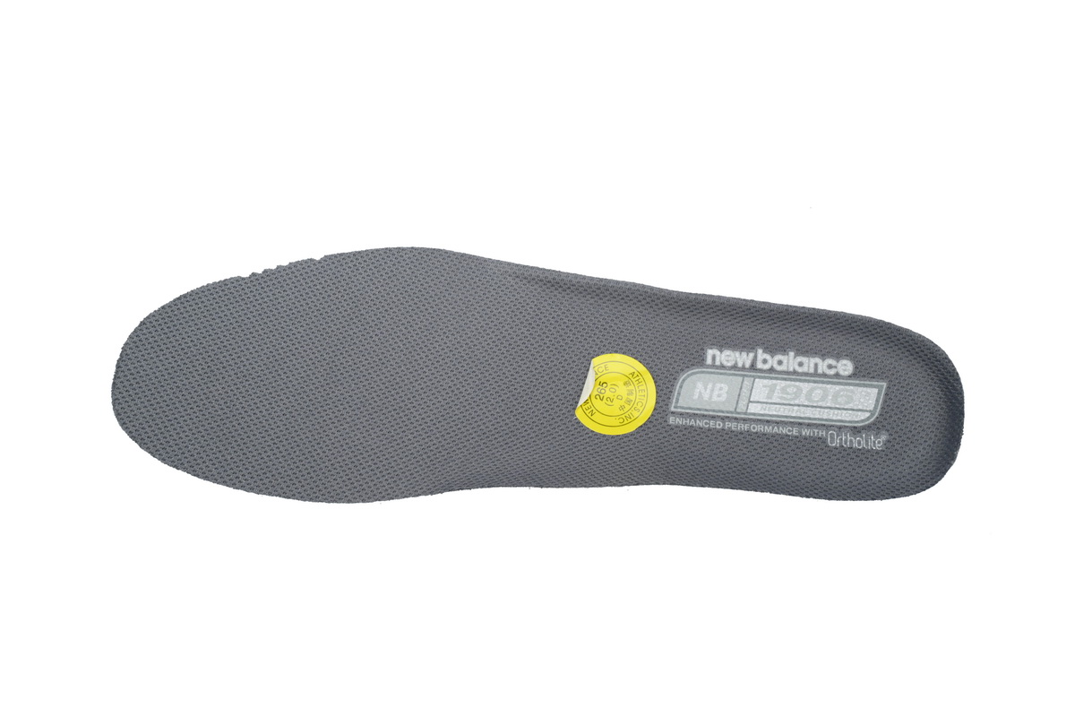 EM Sneakers New Balance 1906R White and Yellow Silver White