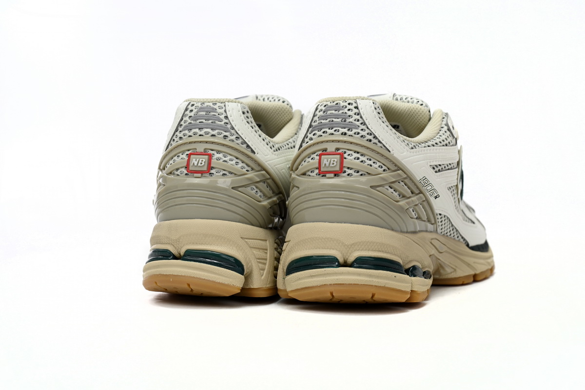 EM Sneakers New Balance 1906R White and Green