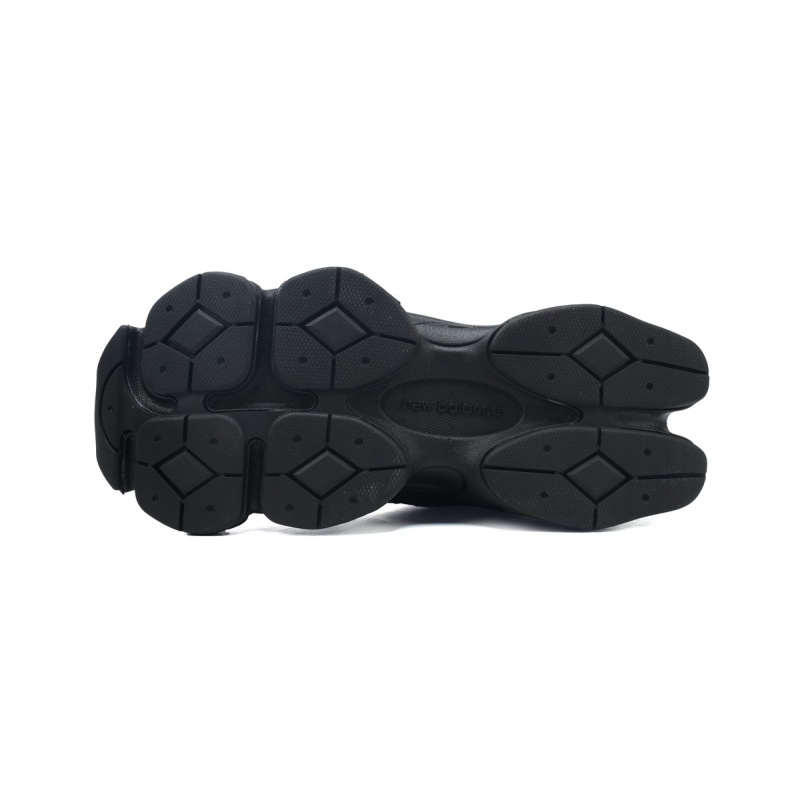 EM Sneakers New Balance 9060 Triple Black Suede