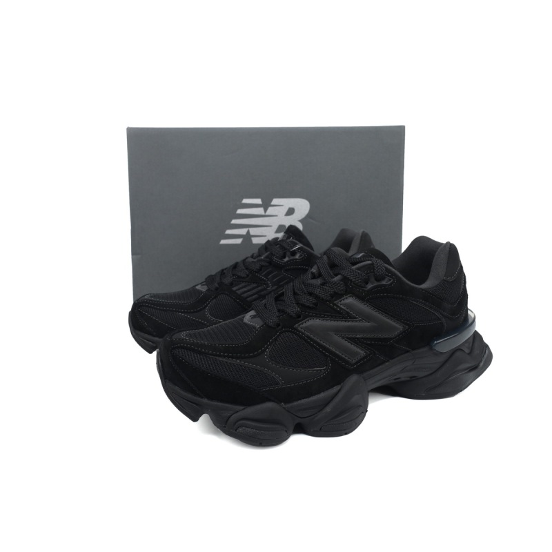 EM Sneakers New Balance 9060 Triple Black Suede