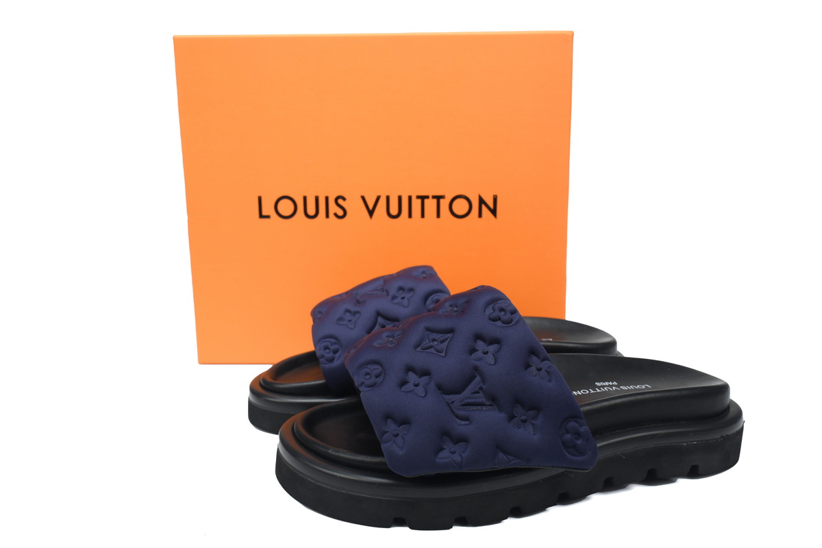 EM Sneakers  Louis Vuitton Pool Pillow Comfort Mules Navy Embossing