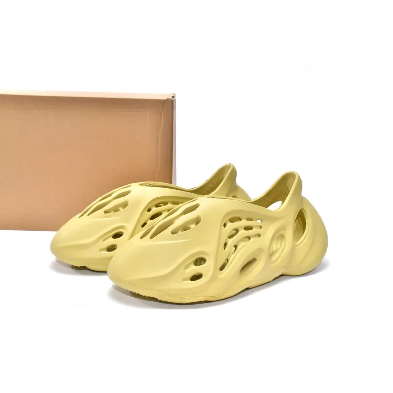 EM Sneakers Adidas Yeezy Foam Runner Sulfur