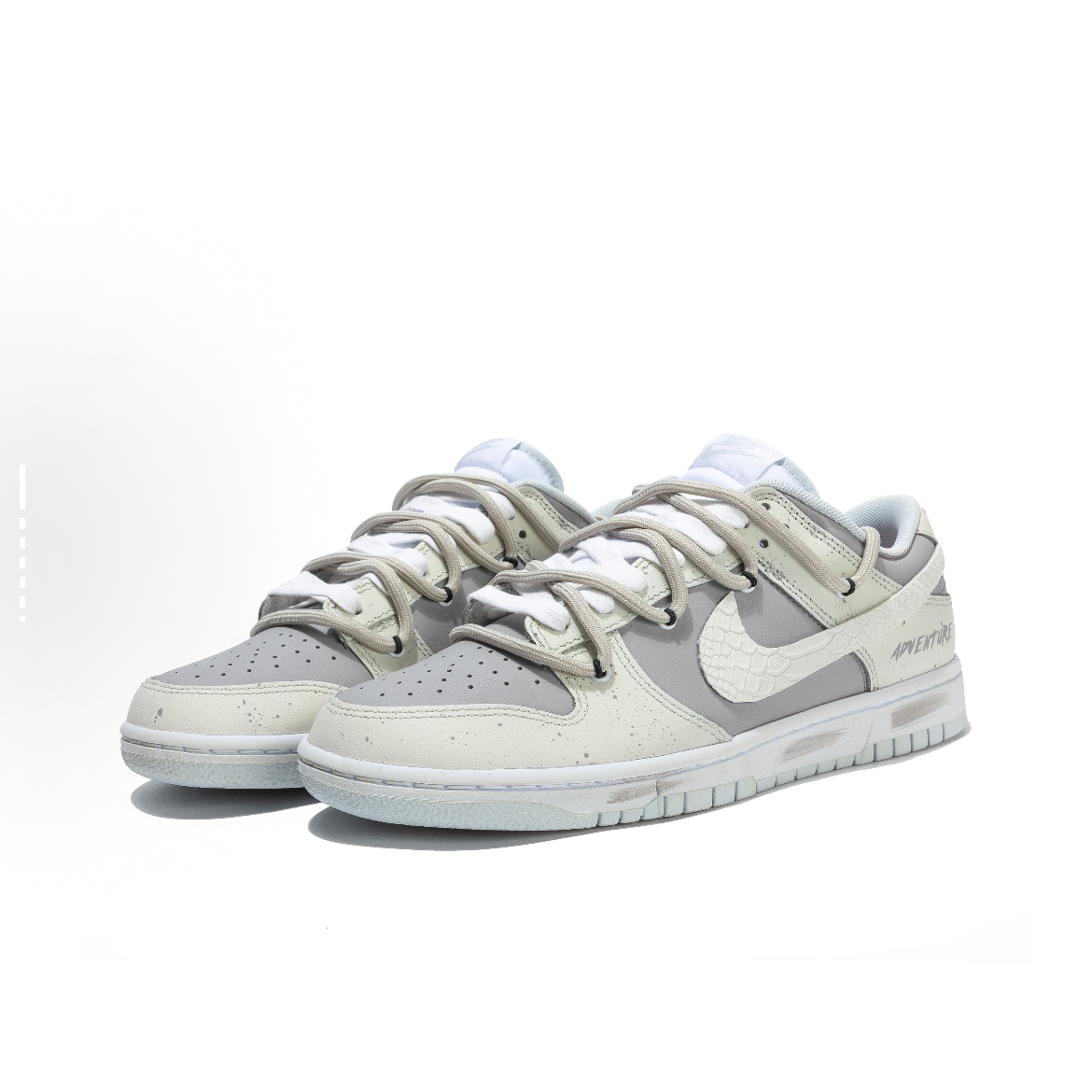 EM Sneakers Nike Dunk Low White Dragon Horse