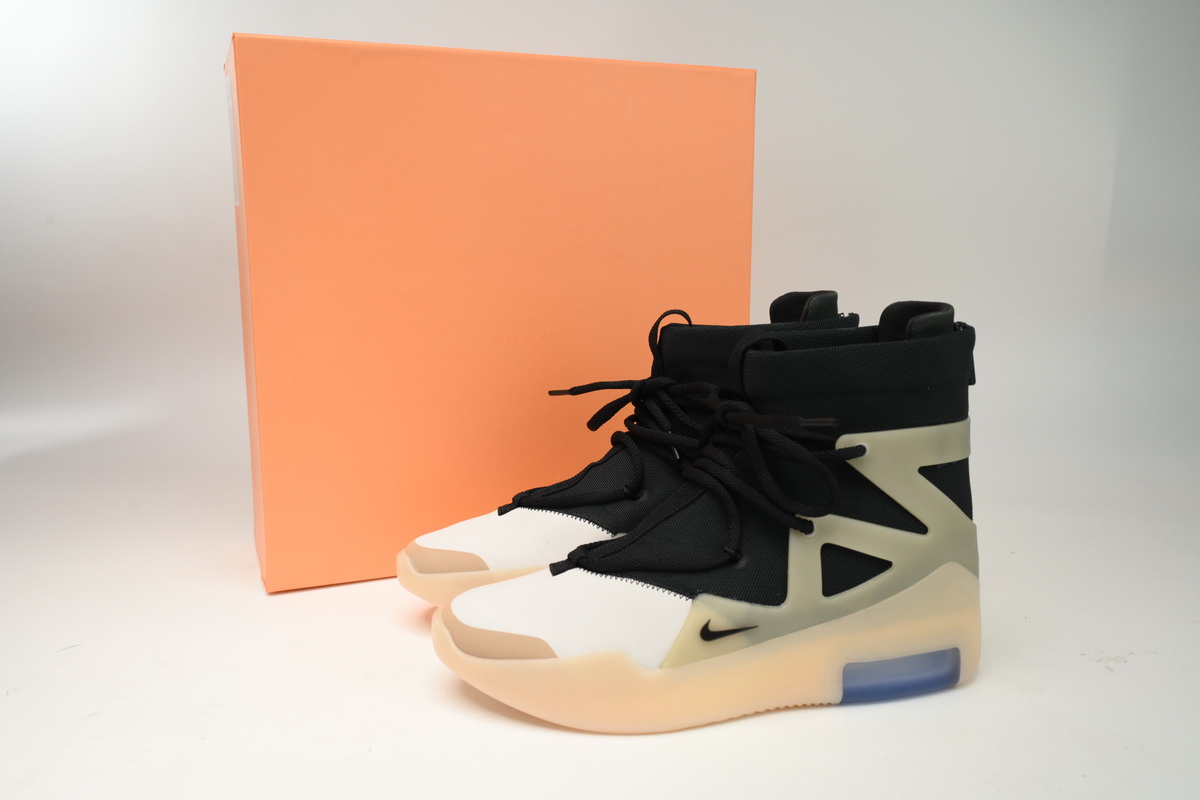EM Sneakers Nike Air Fear of God 1 String The Question
