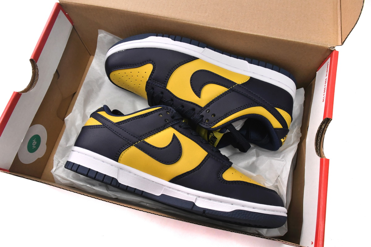 EM Sneakers Nike Dunk Low Michigan (2021)