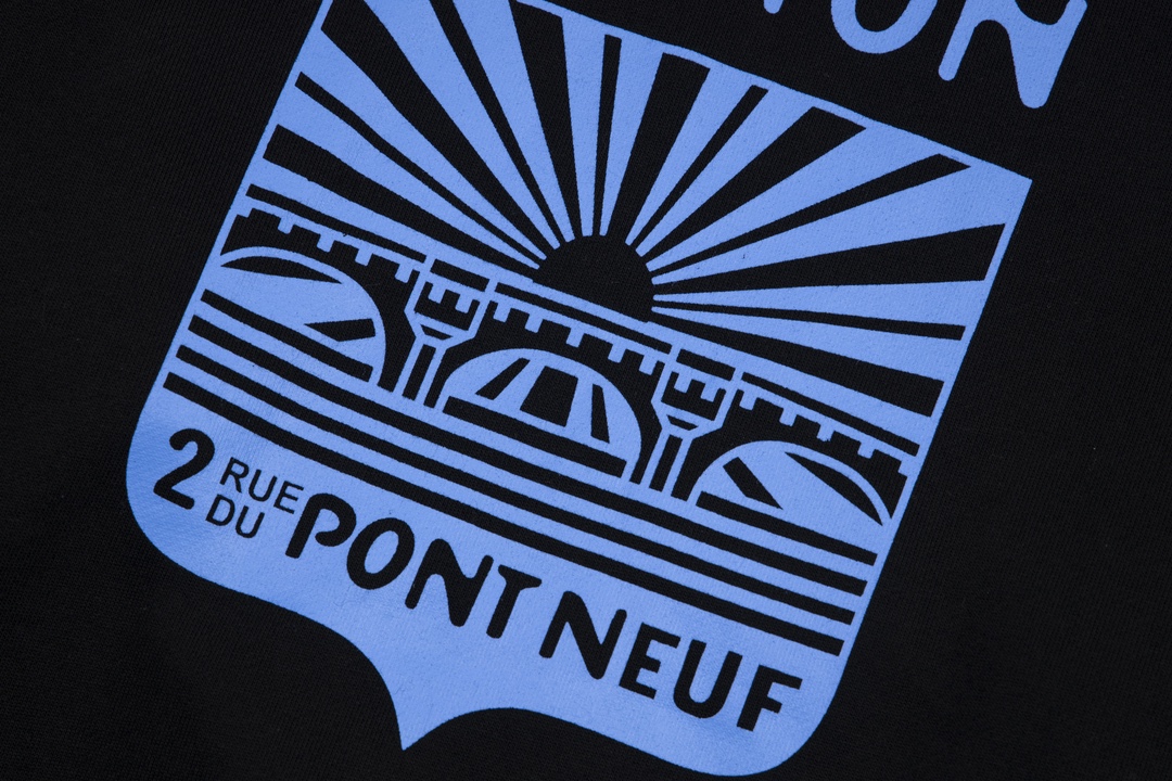  EM Sneakers Louis Vuitton Hoodie 203753