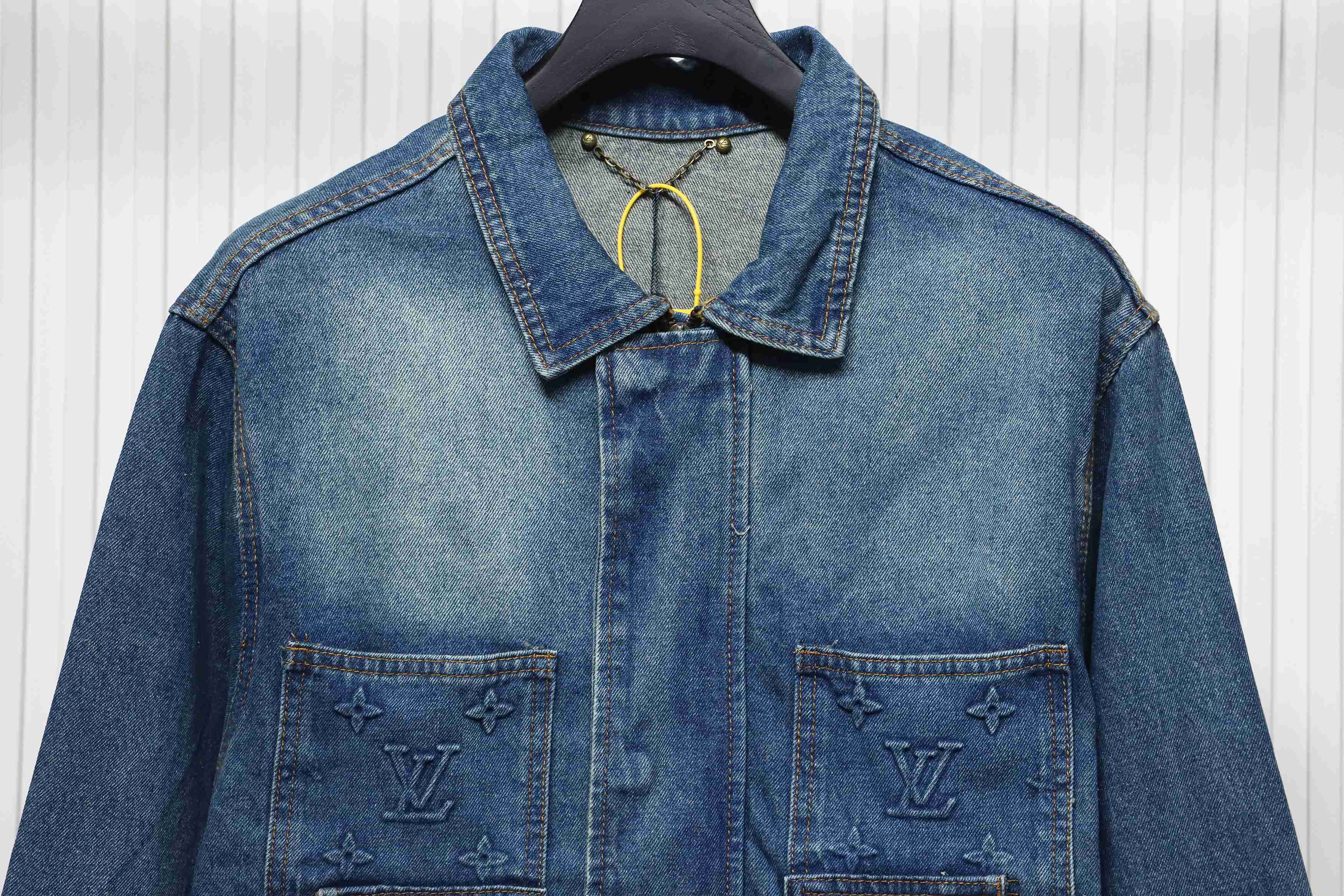 EM Sneakers Louis Vuitton LV Jacket Embossed Denim