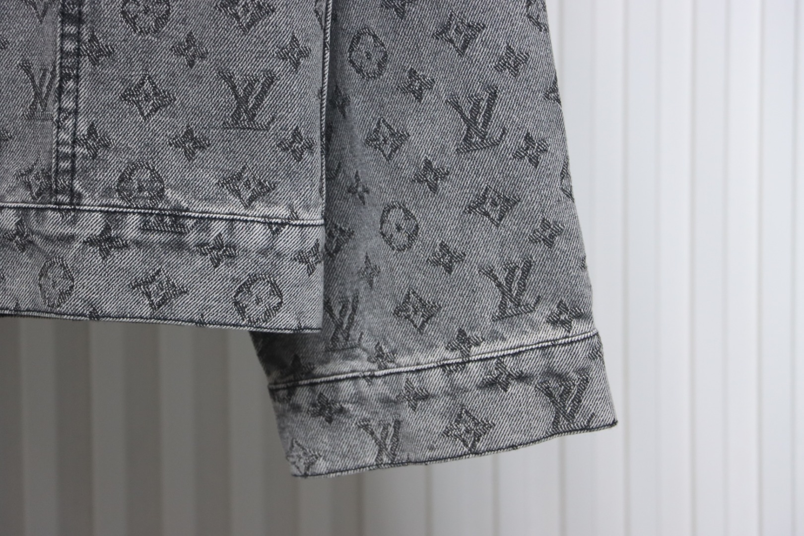 EM Sneakers Louis Vuitton LV Jacket Monogram Jacquard Denim Grey